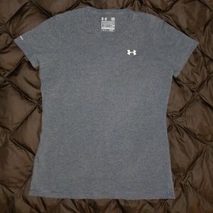 Womens Semi-fitted Under Armour t-shirt